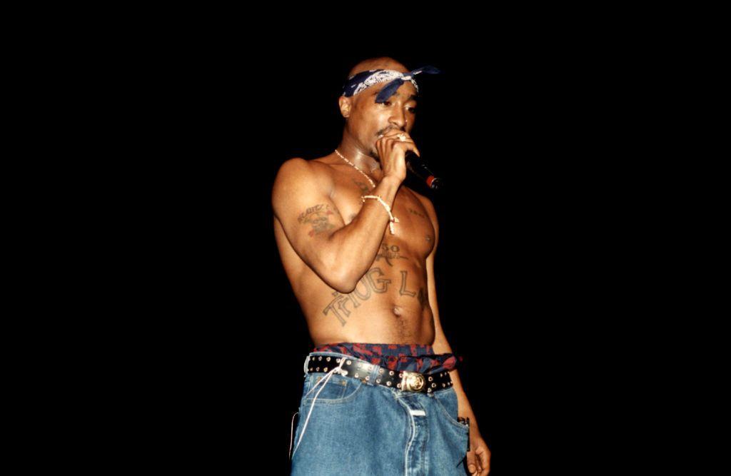 Tupac Shakur durante un show en el Regal Theater de Chicago en marzo de 1994.