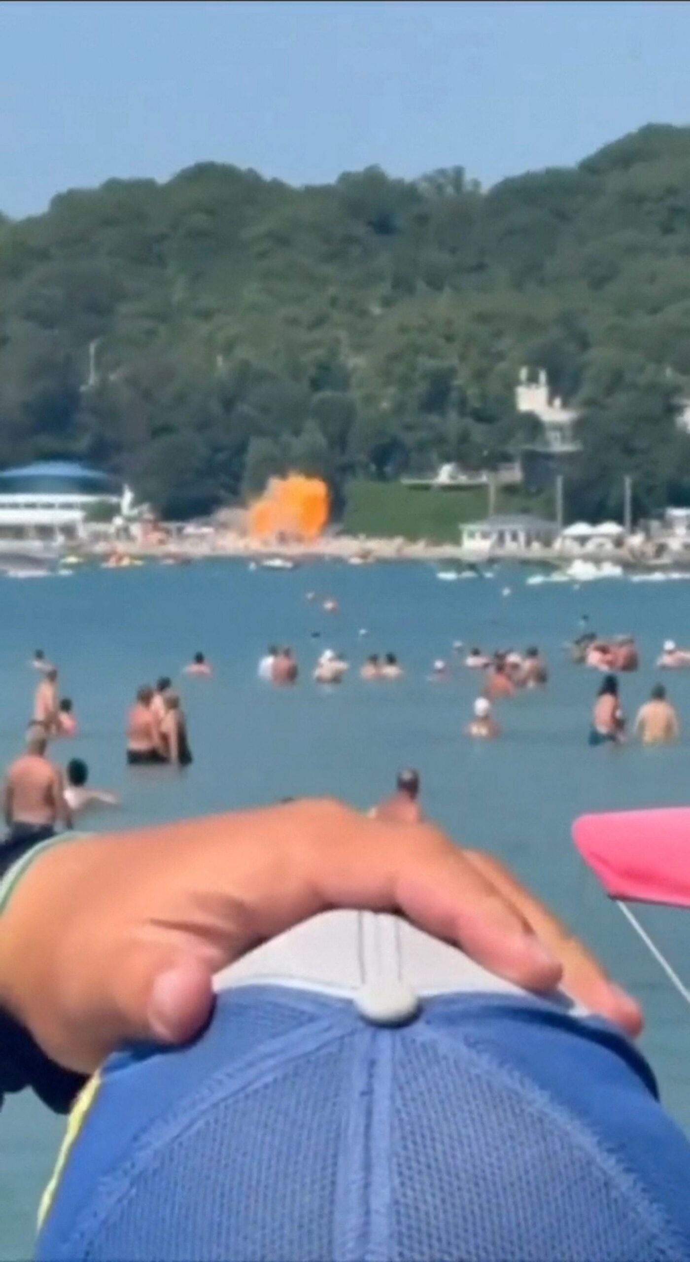 Al menos 7 muertos y 40 heridos por el impacto de un dron ucraniano en una playa llena de bañistas en el mar Negro, según las autoridades rusas