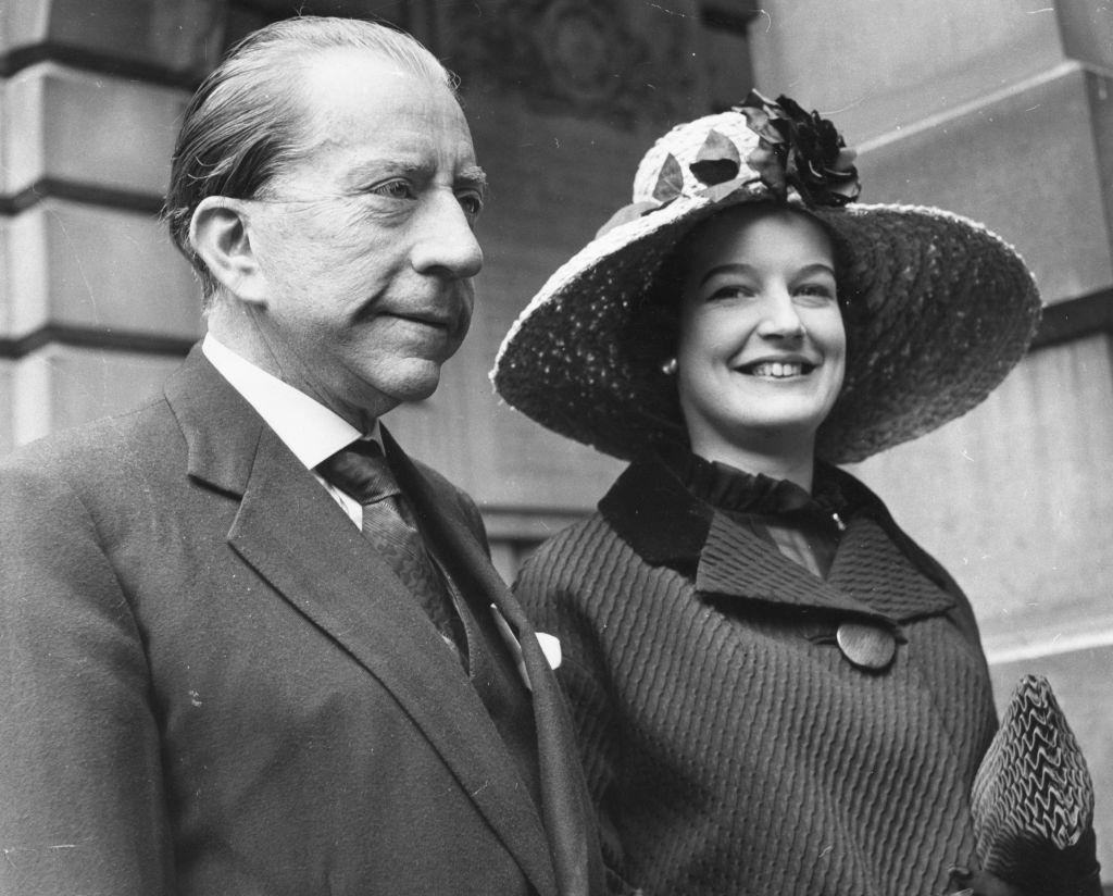 Cómo se convirtió en el hombre más rico del mundo Jean Paul Getty, el excéntrico magnate cuya mascota era un león