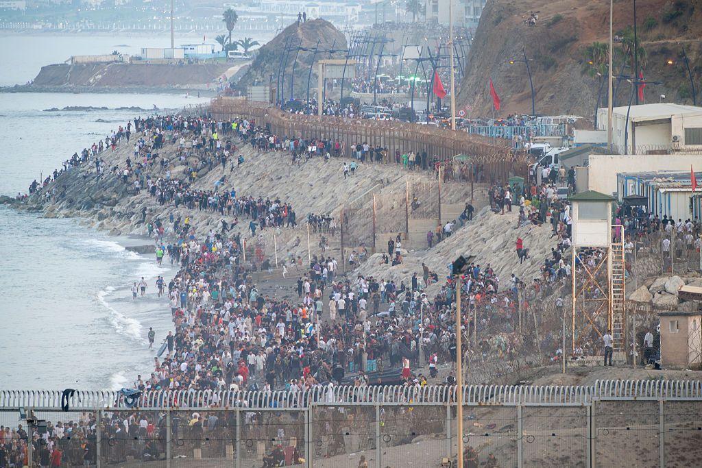 España acusa de “egoísta” la respuesta de algunos países de la UE y pide unidad ante la crisis migratoria en Ceuta