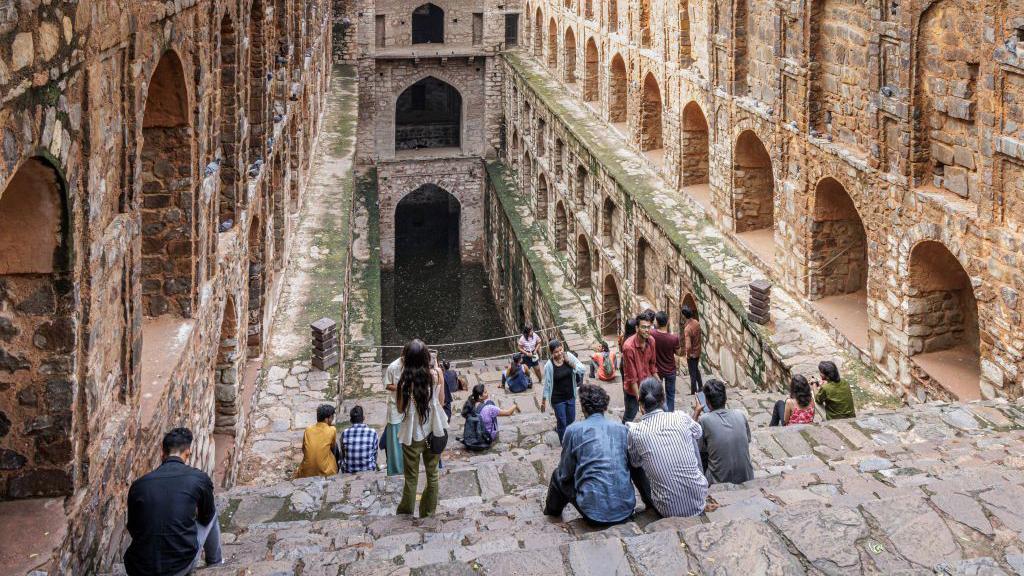Agrasen ki Baoli, pozo escalonado, India.