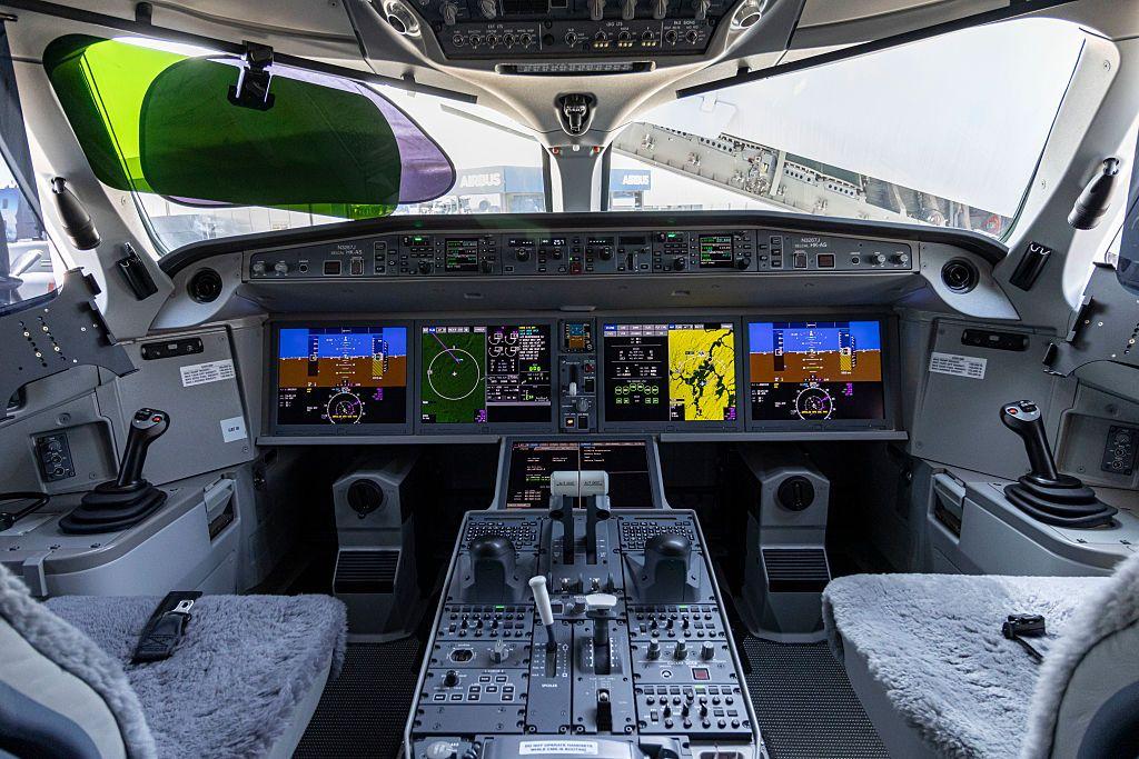 Cabina de mando de un Boeing 787