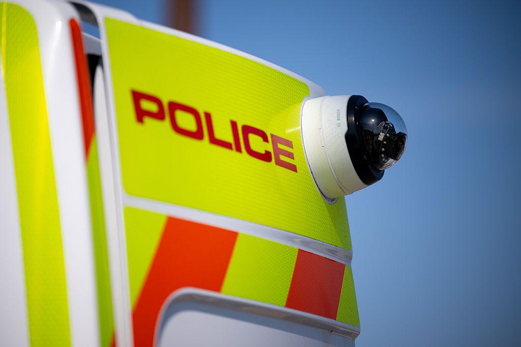 Vista general de una cámara instalada en la furgoneta de reconocimiento facial en tiempo real durante el primer despliegue de cámaras de circuito cerrado de televisión (CCTV) con esta tecnología en el paseo marítimo de la playa de Bournemouth, el 26 de agosto de 2026, en Bournemouth (Reino Unido).