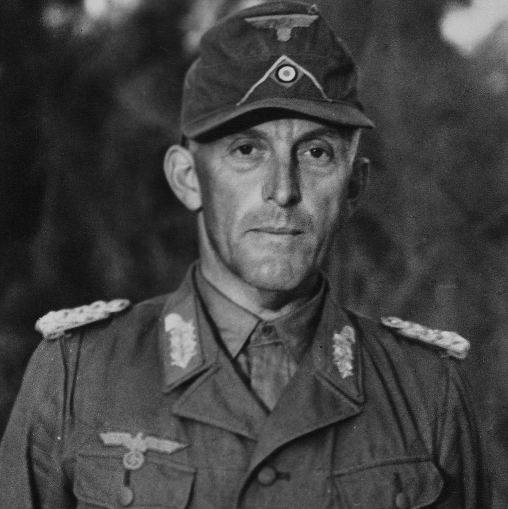 El general Wilhelm Ritter von Thoma en uniforme.