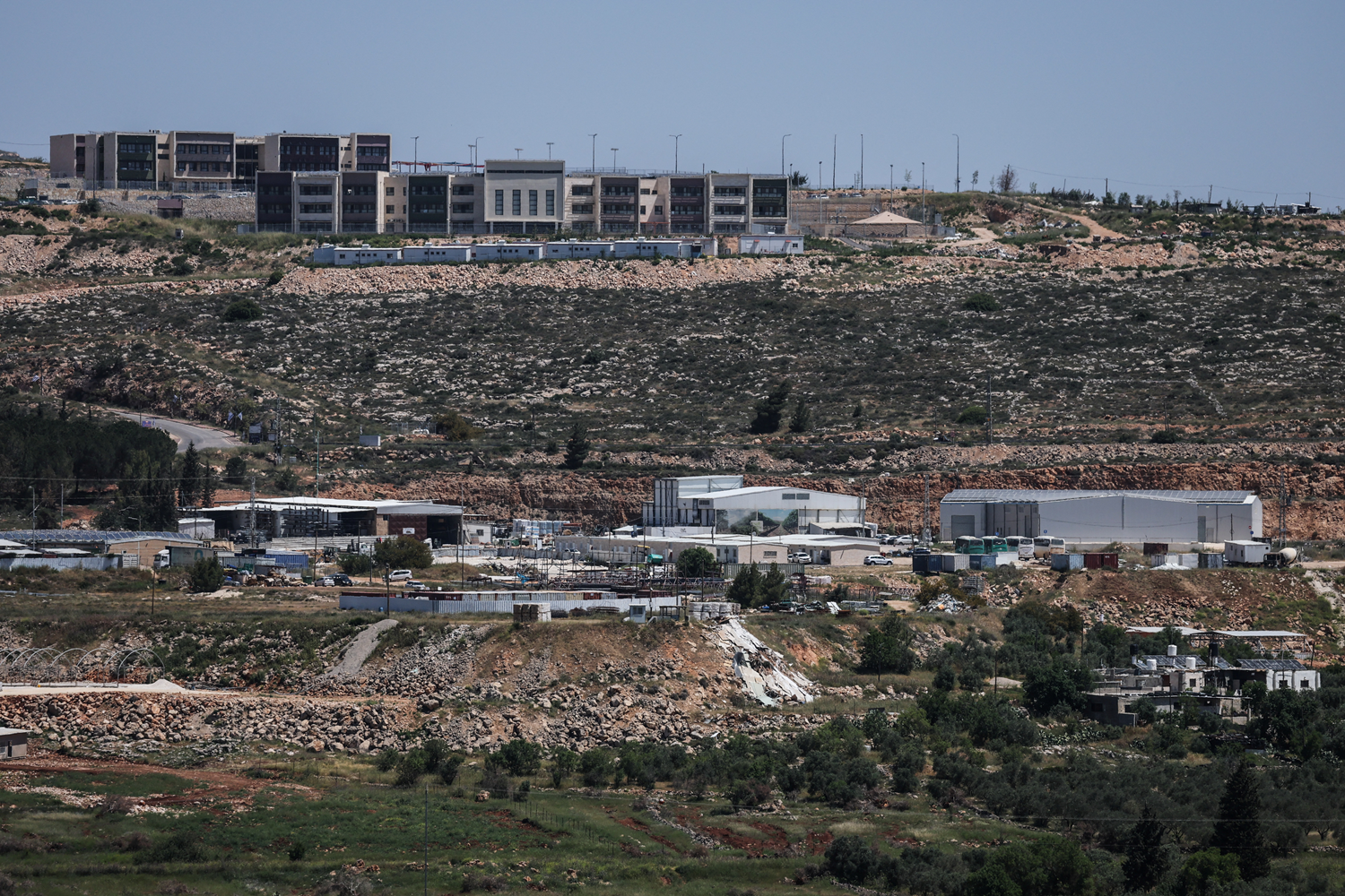 Vista de una fábrica perteneciente a la empresa israelí Libi Construction and Infrastructure en Shilo, un asentamiento israelí en la Cisjordania ocupada, 30 de abril de 2026. REUTERS/Ammar Awad
