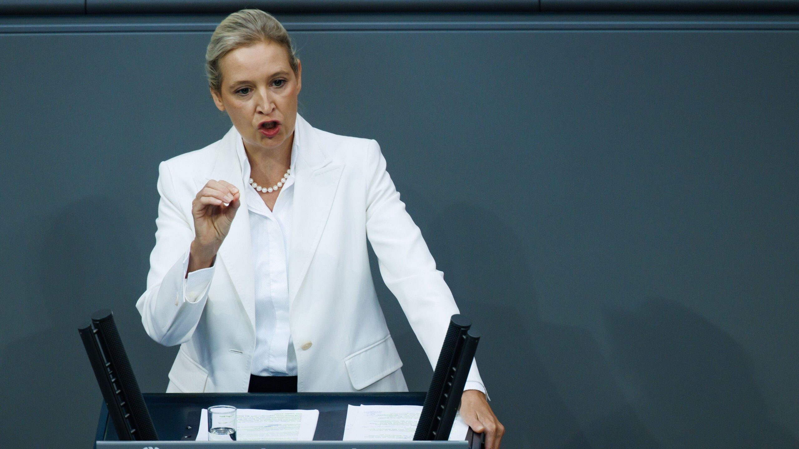 “Una fuerza destructiva”: el duro ataque del canciller Merz a AfD tras la primera gran victoria electoral del partido de ultraderecha en Alemania