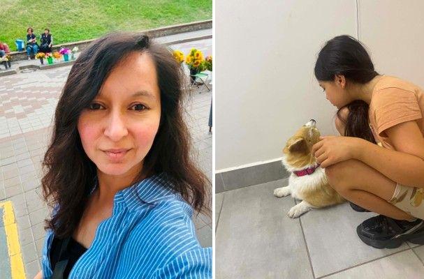 Dos fotos están una al lado de la otra. En la de la izquierda, una mujer con una camiseta de rayas azules y blancas se toma una selfie. Al fondo se ve césped y un área que parece un parque. La foto de la derecha muestra a una niña agachada acariciando a un perro marrón y blanco. 