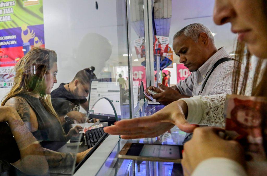 Cómo el peso colombiano se convirtió en una de las monedas más fuertes del mundo en 2026