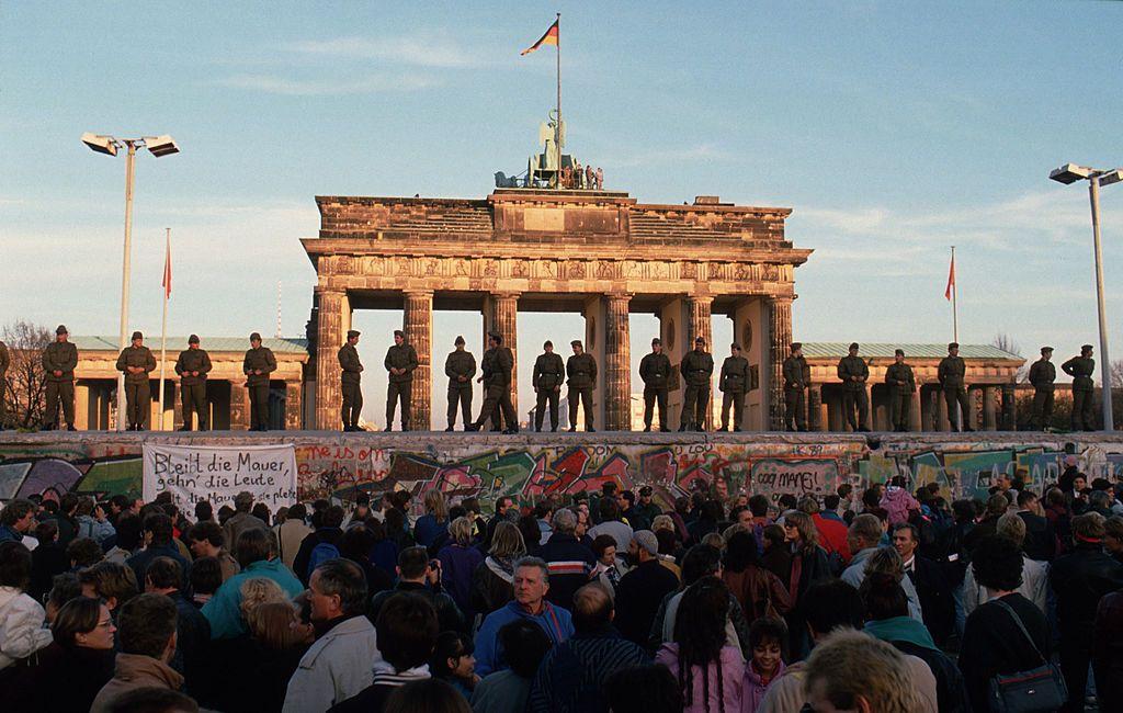 Celebraciones ante el muro del Berlín en 1989.