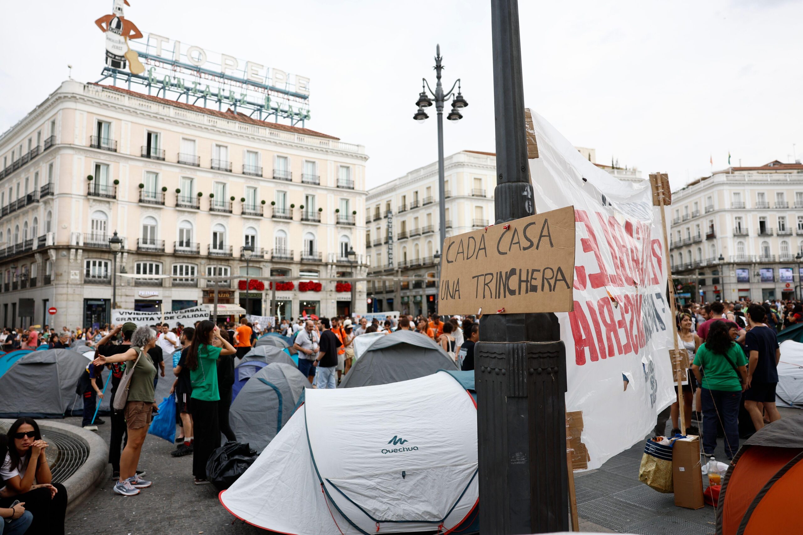 Las imágenes de la acampada en la Puerta del Sol de Madrid para protestar por la crisis de vivienda