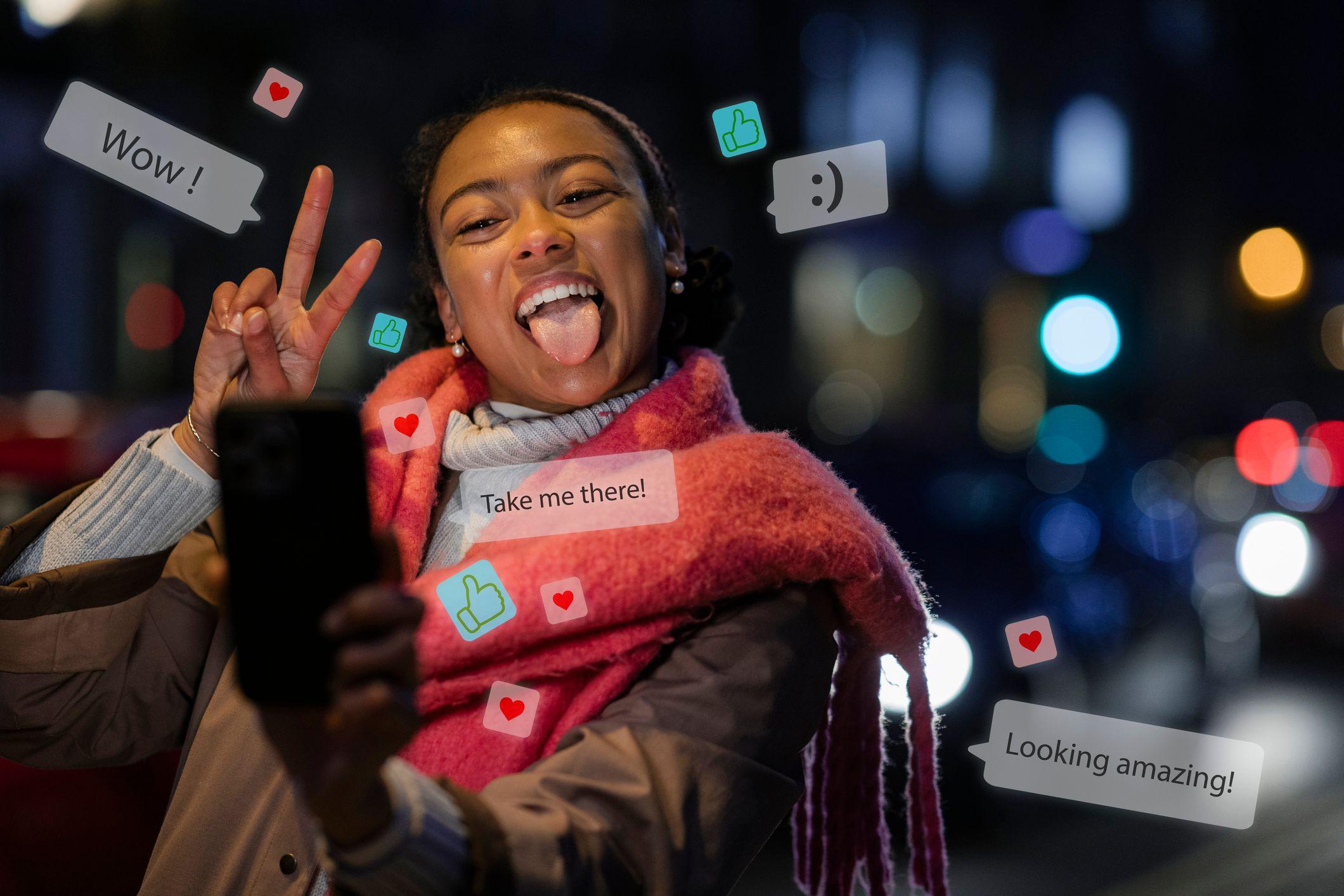 Una joven saluda a la cámara, rodeada de íconos de mensajes positivos de redes sociales