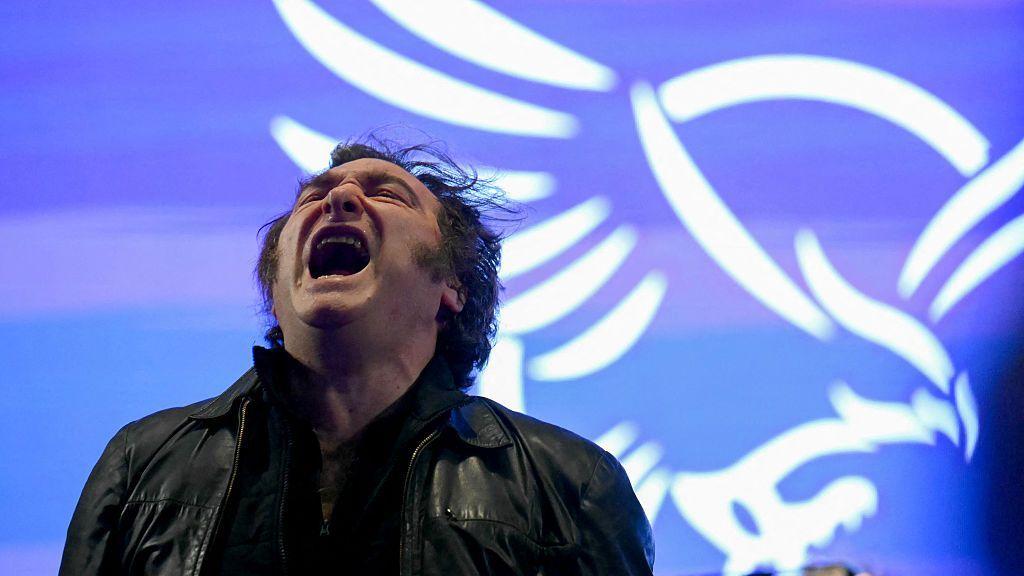 El presidente de Argentina Javier Milei, gritando