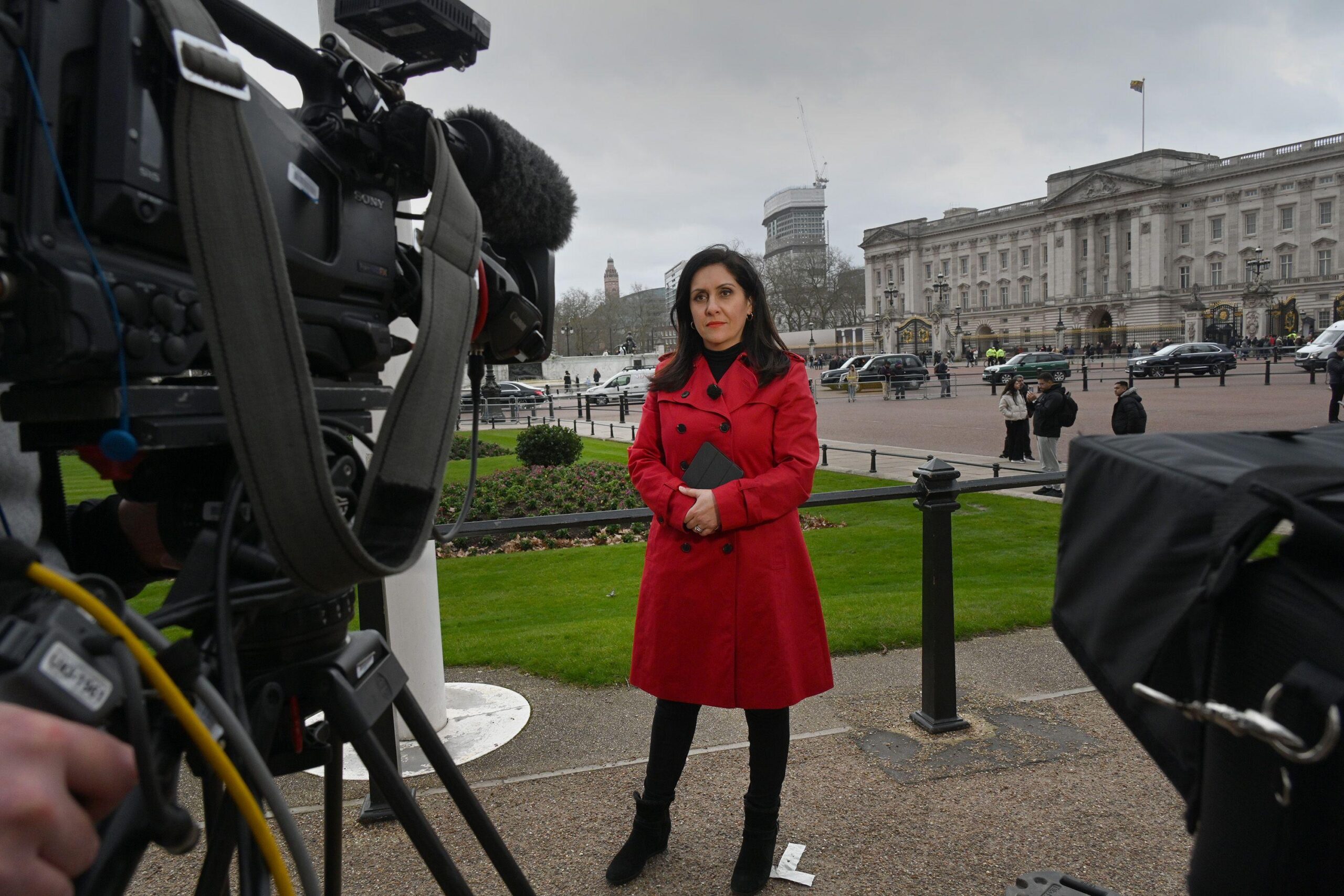 “No tuve síntomas, ese es uno de los problemas de esta enfermedad”: la lucha de una presentadora de la BBC contra un raro cáncer en la sangre