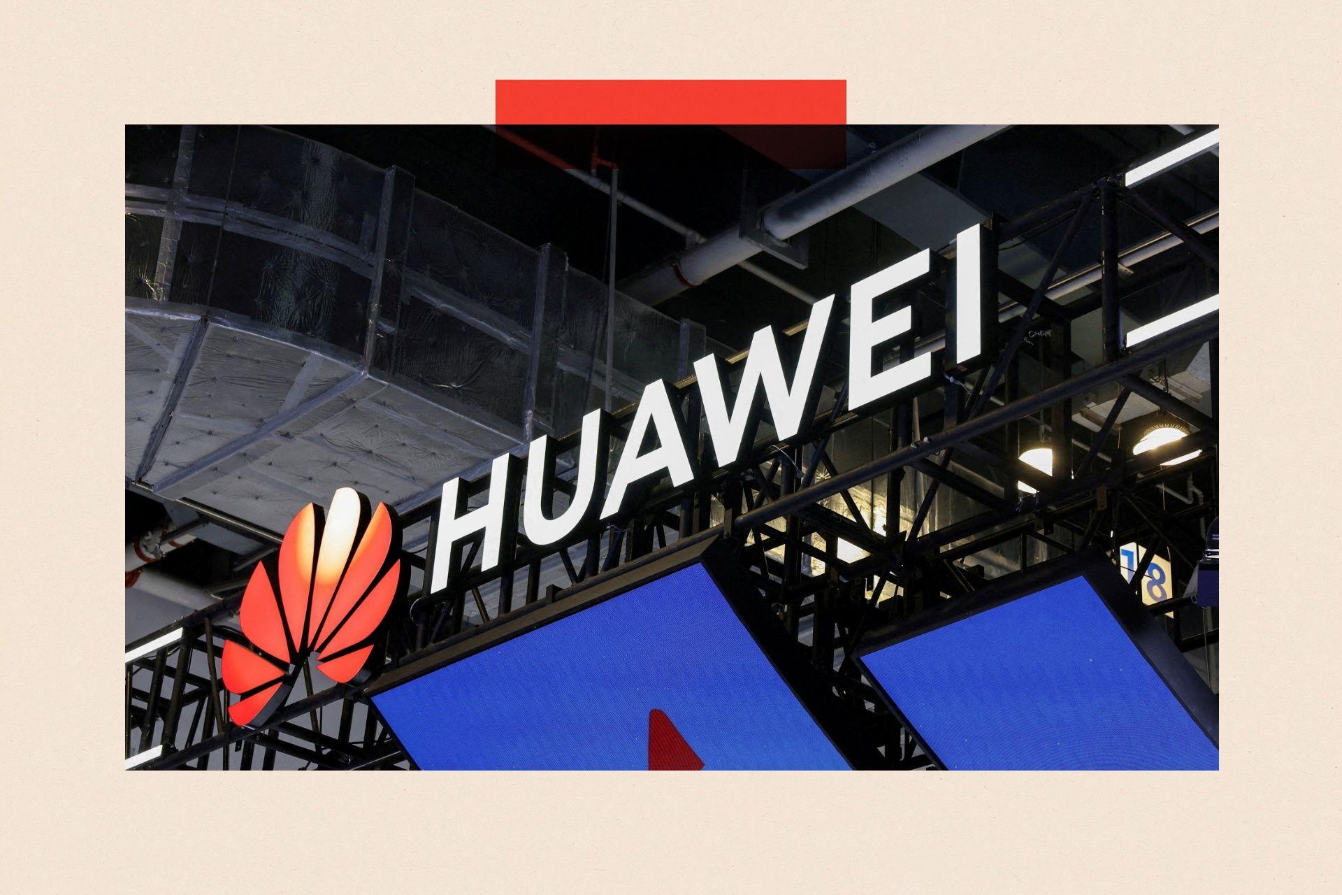 El logotipo de la hoja naranja de Huawei y el nombre HUAWEI en letras blancas, aparentemente unidos a una especie de marco de metal.