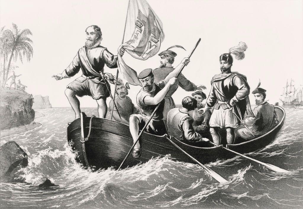 Cristobal Colón en un barcaza llegando al territorio que denominó San Salvador.