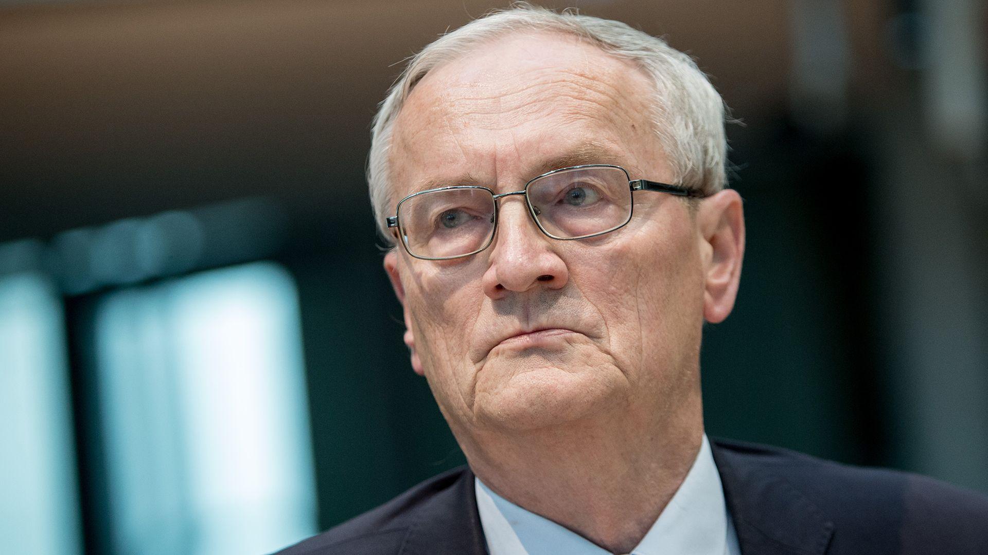 Detienen al exjefe de inteligencia de Alemania por espionaje y traición