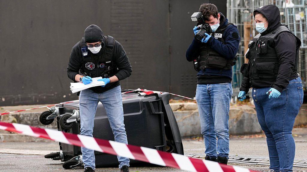 Francia investiga como “terrorismo” un tiroteo mortal cerca de París